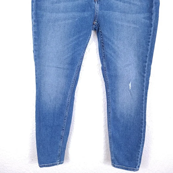 CALVIN KLEIN JEANS High-Rise Skinny Ankle Jeans - Picture 5 of 12